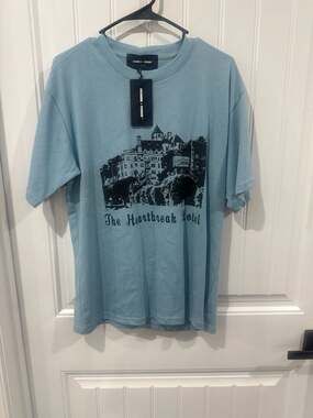 Homme + Femme The Heartbreak Hotel Graphic T-Shirt Light Blue Size Small